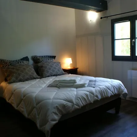 Bed & Breakfast Moulin De Parayre 3*